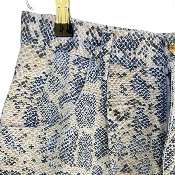 Gloria Vanderbilt Womens Snake Print High Waist Shorts - Picture 2 of 7